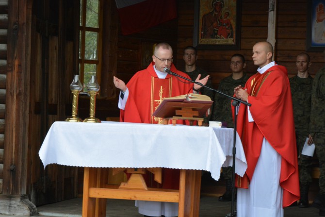 Krzyż znakiem zwycięstwa. Msza Święta w rocznicę powstania Centrum na Bukówce