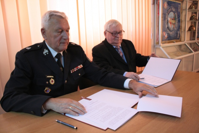 Strażacy pomogą kombatantom