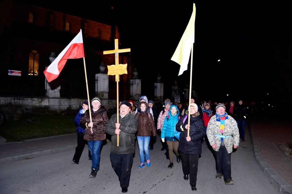 Nocna Droga Krzyżowa w Skalbmierzu