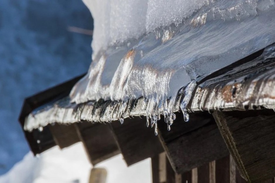 Śnieg na dachu? Strażnicy miejscy kontrolują