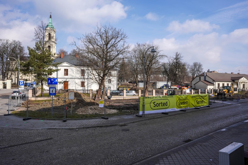 Zielona rewitalizacja wystartowała. Przy Bodzentyńskiej praca wre