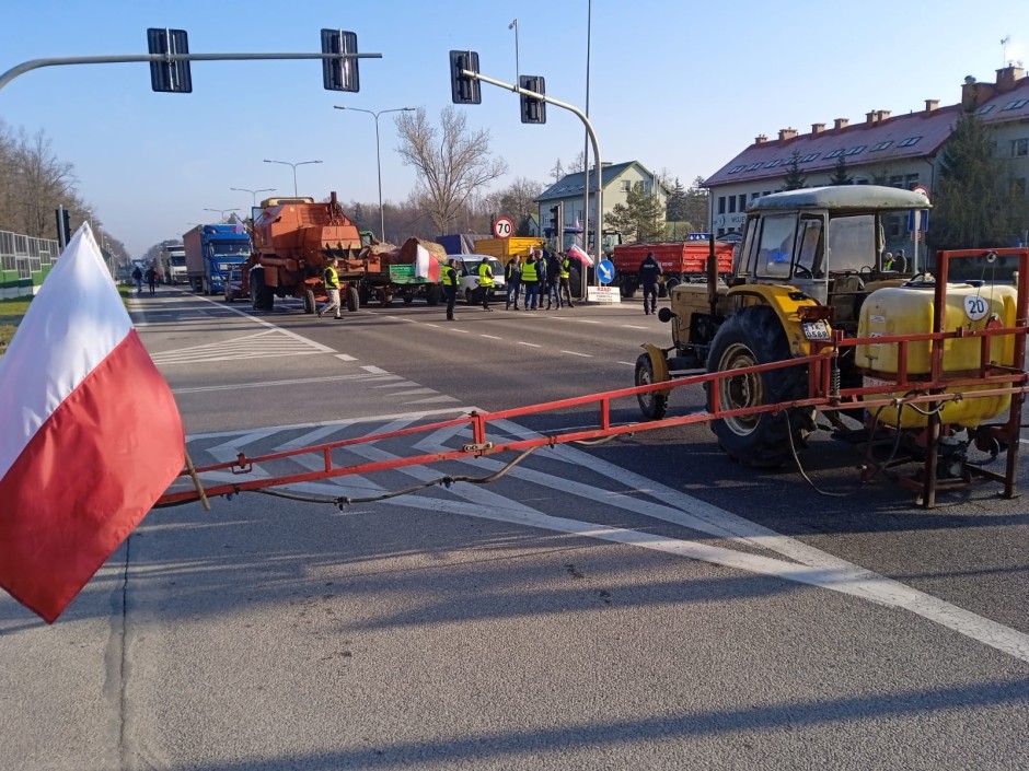 Policja: Strajki na ten moment przebiegają spokojnie