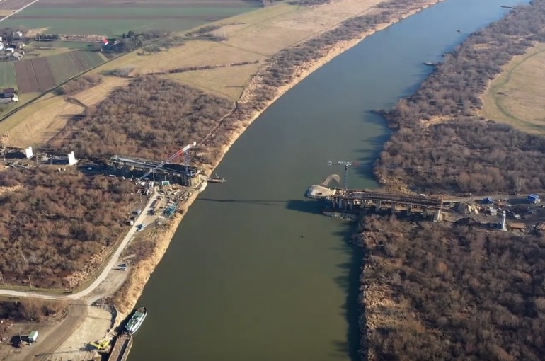 [VIDEO] Trwają prace przy moście na Wiśle. W planach również obwodnica Nowego Korczyna