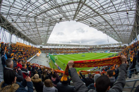 Decyzję o kibicach na stadionie podejmą wojewodowie? Na Suzuki Arenę będzie mogło wejść ok. dwa tysiące fanów