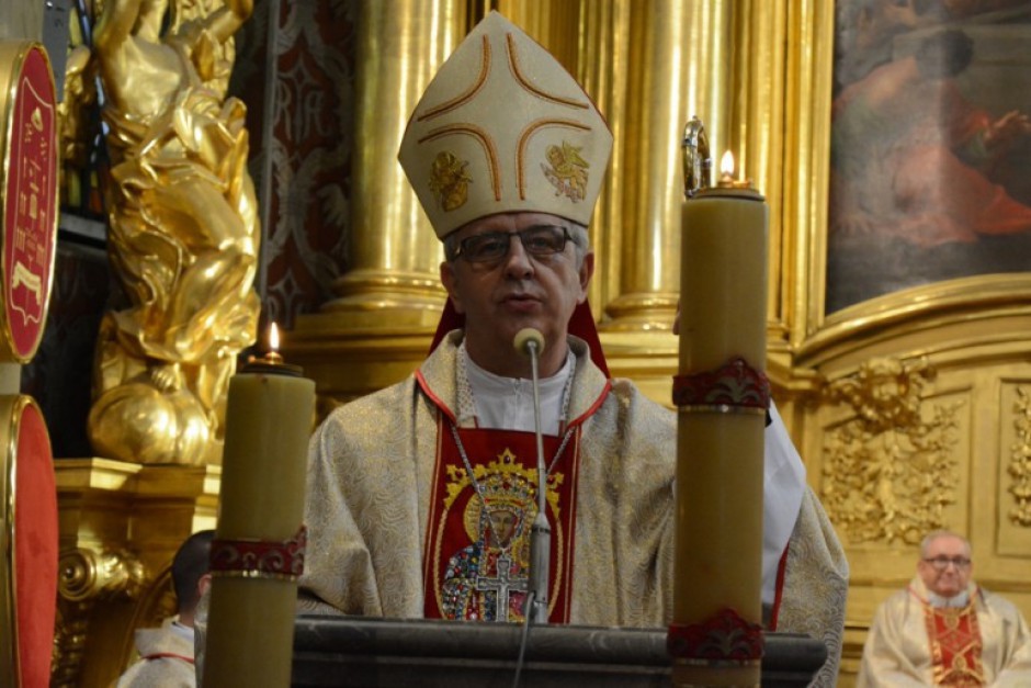Biskup Jan Piotrowski: Kościół broni rodziny zgodnie z Bożym zamysłem