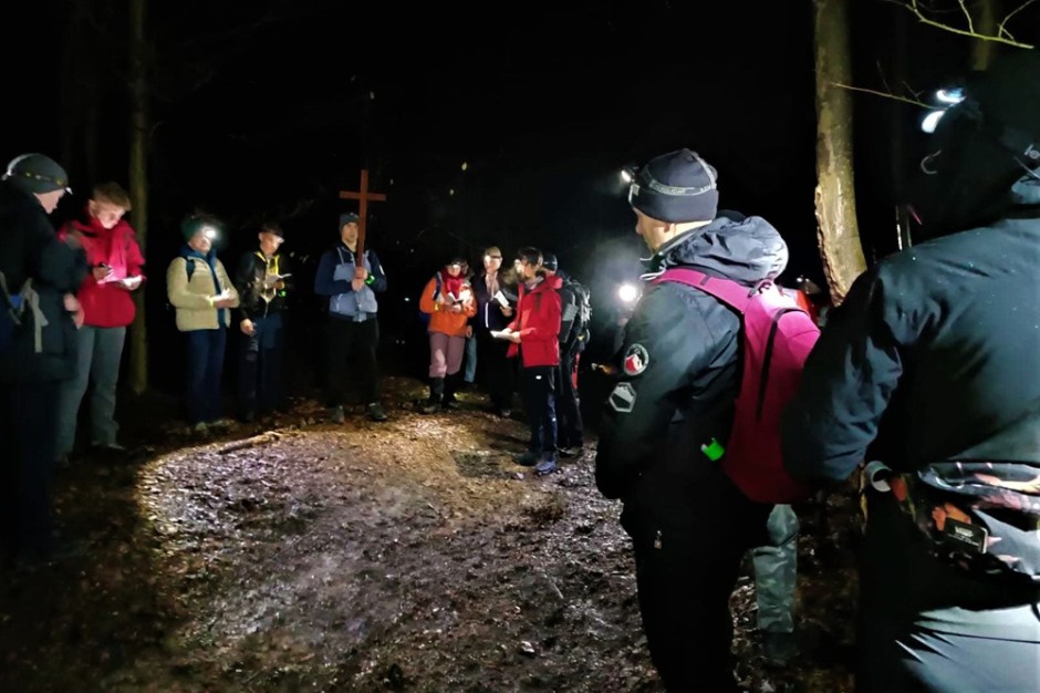 Poznaliśmy termin IX Nocnej Drogi Krzyżowej. Ruszyły zapisy