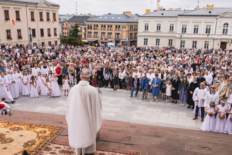 „Od nowa”: Czy Kościół jest w kryzysie?