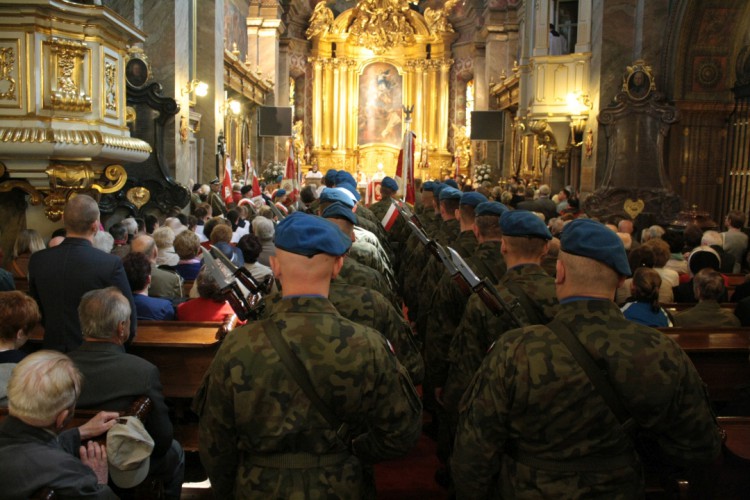 "Przed ołtarzem: baczność!" - o ceremoniale wojskowym podczas Mszy świętej