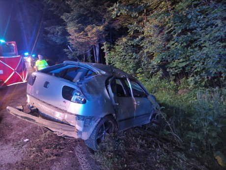 Tragiczny wypadek w miejscowości Podgórze. Osobówka dachowała, nie żyje 17-latek