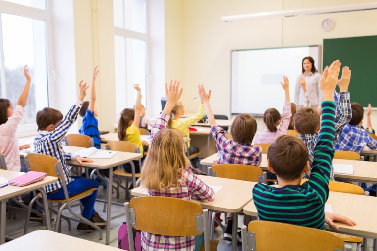 Uczniowie w trudnej sytuacji rodzinnej będą mogli starać się o stypendia. Już można składać wnioski