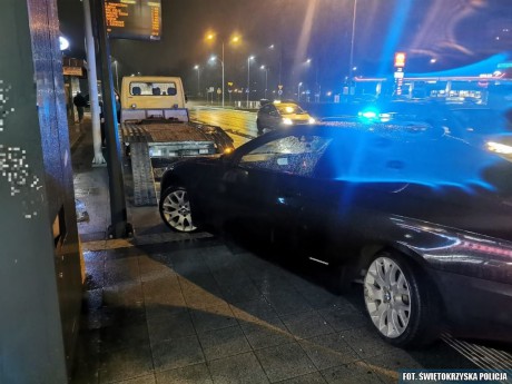 Wjechał w przystanek autobusowy. Dostał najwyższy mandat