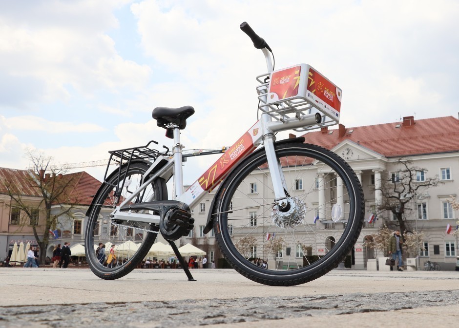 Rowerów miejskich przybyło. Można na nich śmigać całe wakacje