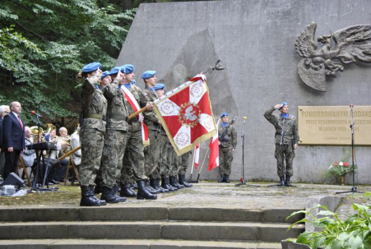 Oddadzą cześć ofiarom wojny