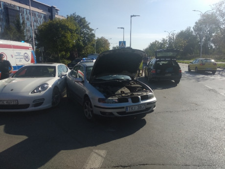 Wypadek na Jagiellońskiej. Kobieta trafiła do szpitala