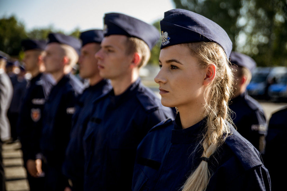 Kobiety w mundurach. Jak płeć piękna radzi sobie w „typowo męskich” zawodach?