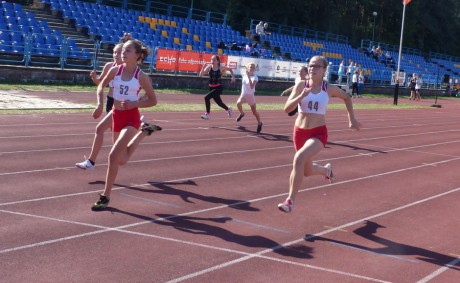 Młodzi sportowcy nagrodzeni stypendiami