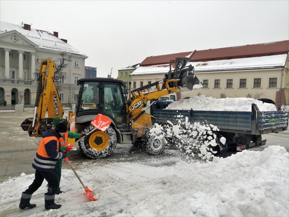 Zima na drogach w mieście i regionie. Uwaga kierowcy!