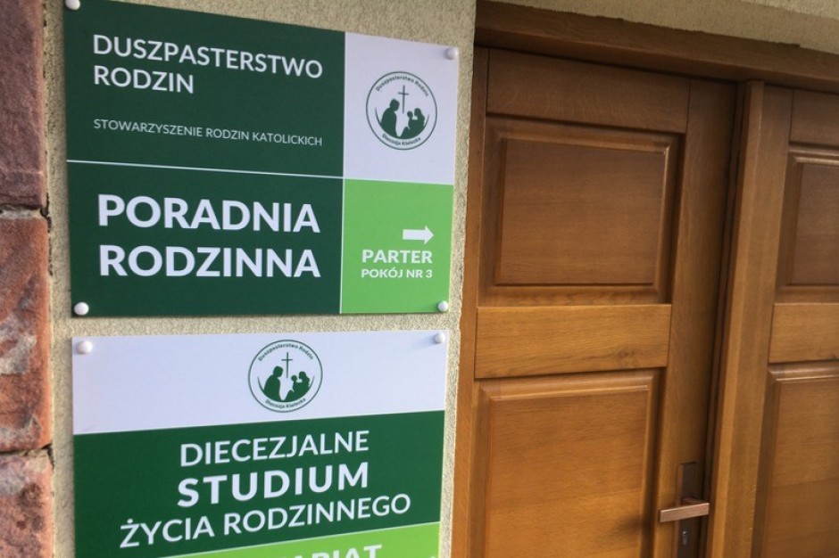 Narzeczeni zapiszą się do Poradni Rodzinnej elektronicznie