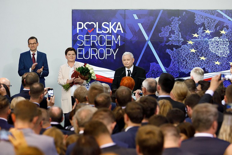 [KOMENTARZE] PiS zdecydowanym zwycięzcą