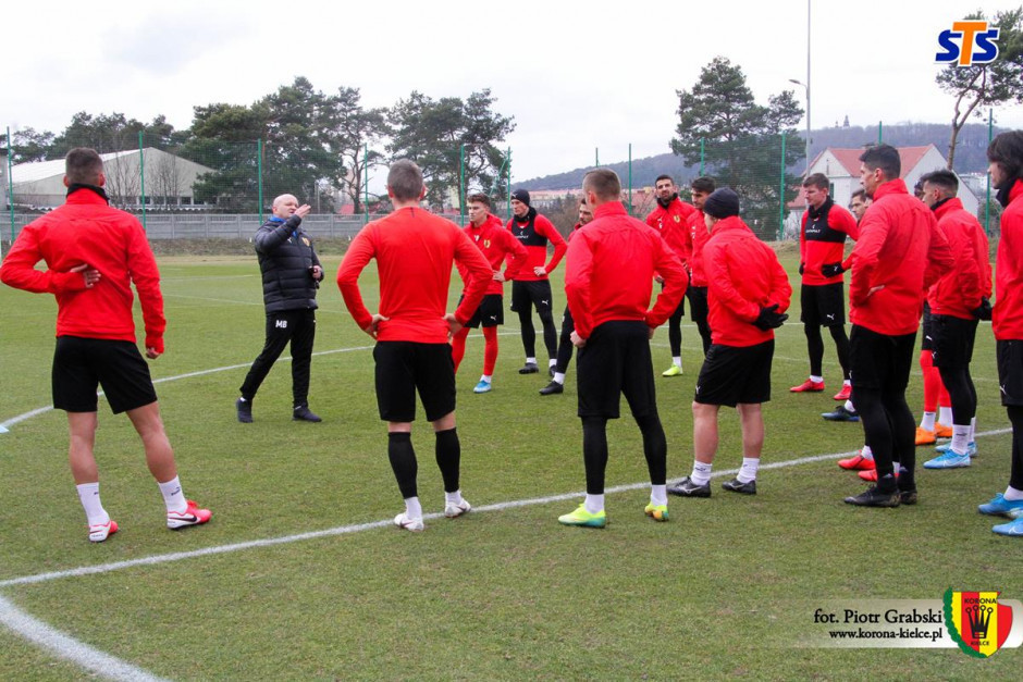 Ekstraklasa na razie wstrzymała treningi. Co dalej?
