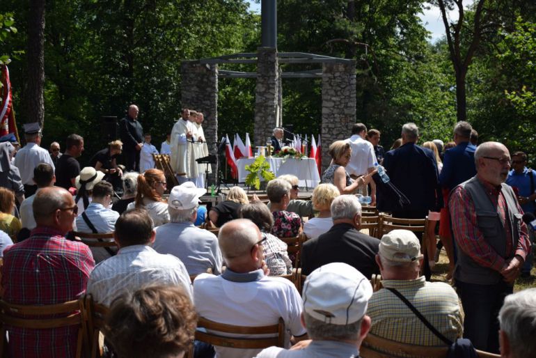 Poświęcili Krzyż na Bruszni