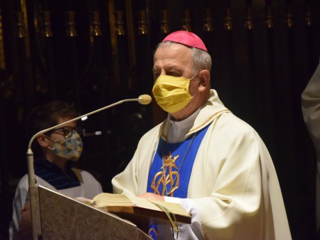 Biskup Jan Piotrowski: Ogromne ilości ludzkich serc łączą się, by pomóc potrzebującym