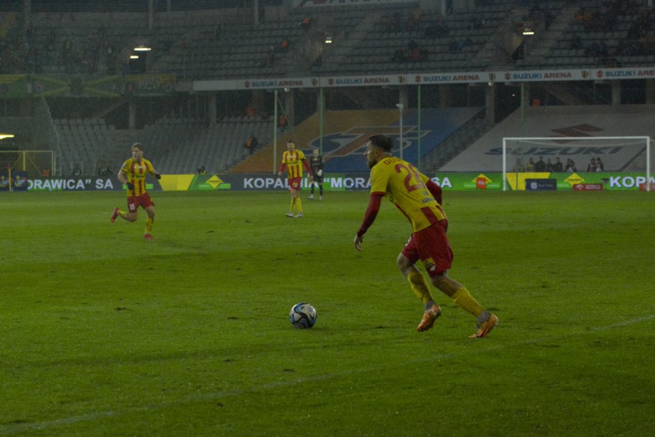 [PKO BP Ekstraklasa] Puszcza dogoniła peleton. Śląsk umocnił się na fotelu lidera