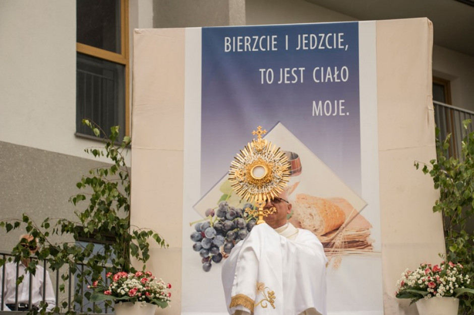 Spotkanie Pana Jezusa ze swoim ludem. Niezwykła procesja w parafii Ducha Świętego