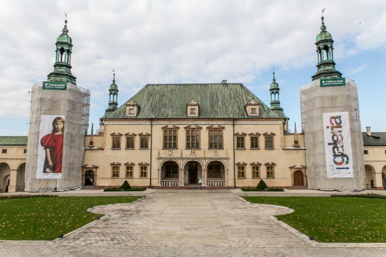 Dawny Pałac Biskupów Krakowskich pięknieje z dnia na dzień