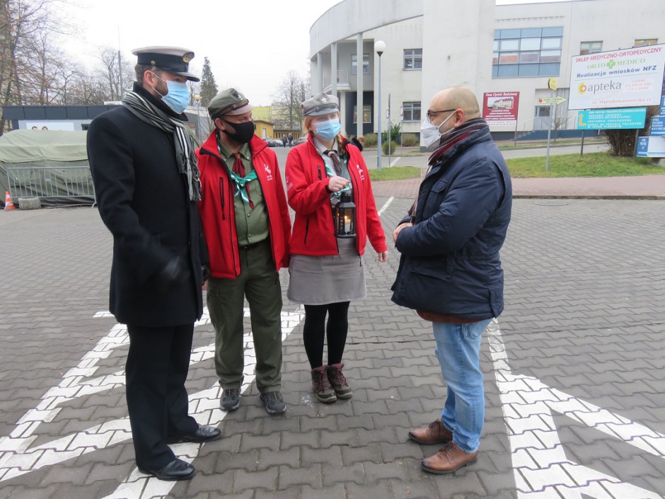 Betlejemskie Światło Pokoju po raz pierwszy dotarło do szpitala na Czarnowie