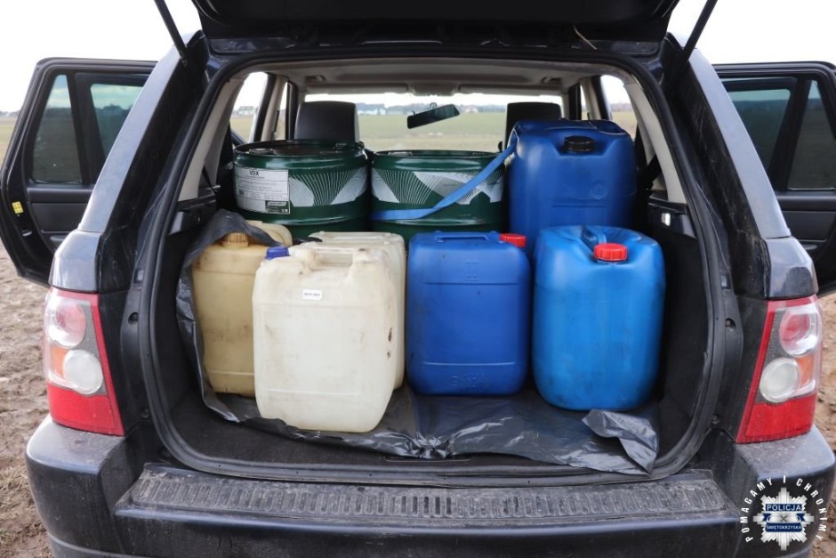 Kradli paliwo i tablice rejestracyjne. Policjanci z Końskich zakończyli niecny proceder