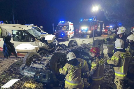 Trzy osoby w szpitalu po zderzeniu w Sarniej Zwoli