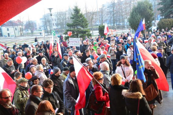 KOD manifestował w Kielcach