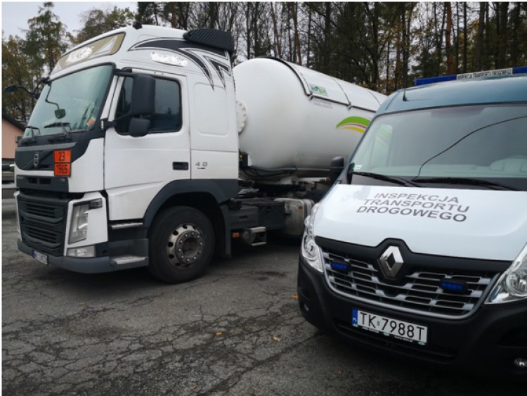 Pijany prowadził cysternę. Trafił na inspektorów transportu drogowego