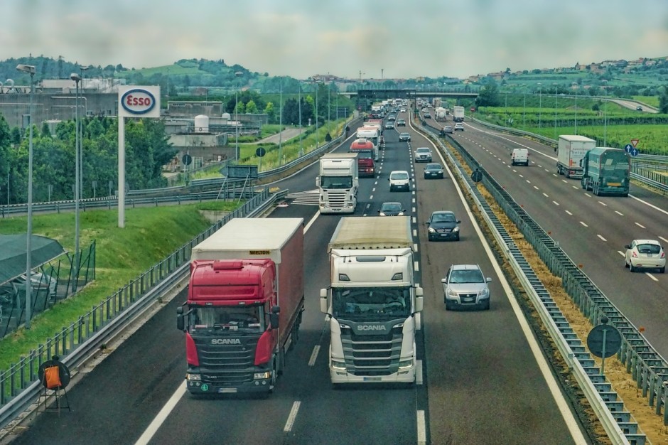 Nowoczesne zarządzanie flotą: efektywność i oszczędności w transporcie