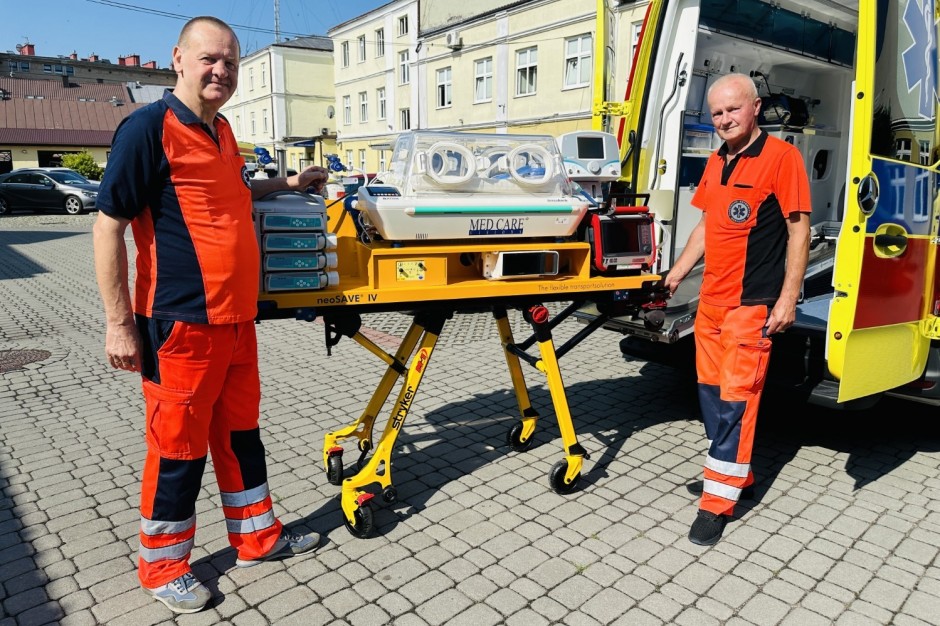 Nowoczesna karetka neonatologiczna w świętokrzyskim pogotowiu