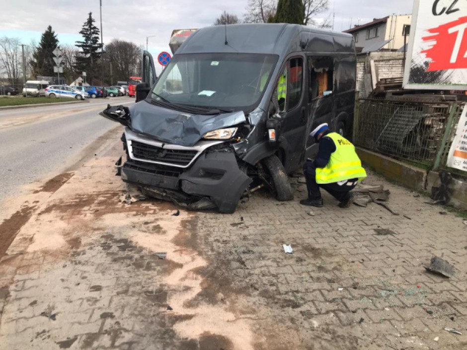 Wypadek w Pińczowie. Jedna osoba w szpitalu