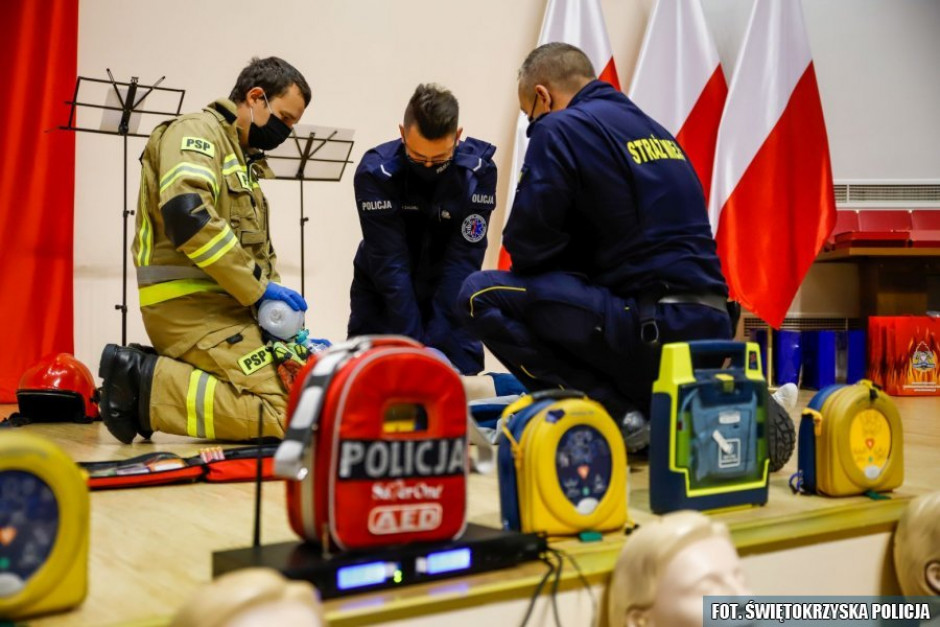 [FOTO] „Akcja defibrylacja”, czyli o udzielaniu pierwszej pomocy w Urzędzie Wojewódzkim