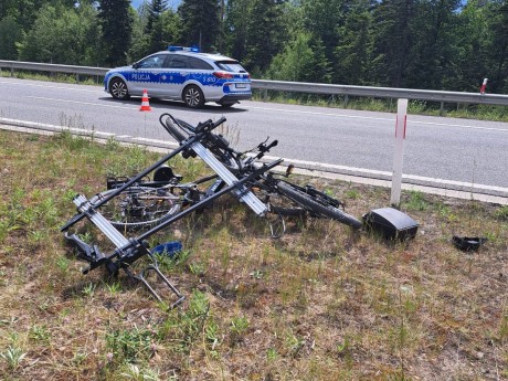 Groźny wypadek na S7. Pieszy zbierał rowery z jezdni, został potrącony