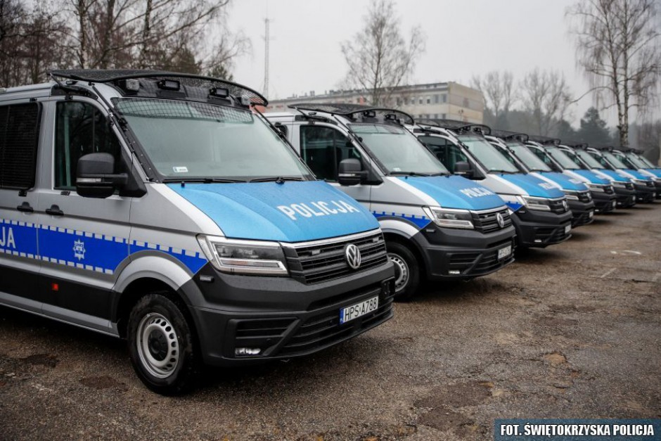 Dziewięć nowych samochodów trafiło do świętokrzyskich policjantów