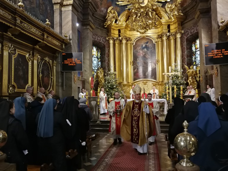 [FOTO] Biskup Jan Piotrowski z okazji Dnia Życia Konsekrowanego: „Życie dla Boga, jest życiem dla bliźnich”