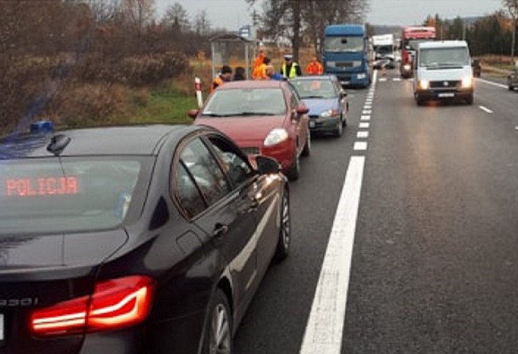 Stłuczka w Kostomłotach. Zderzyły się cztery samochody