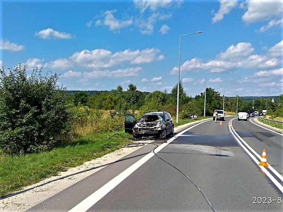 Pożar auta na ulicy Radomskiej w Kielcach