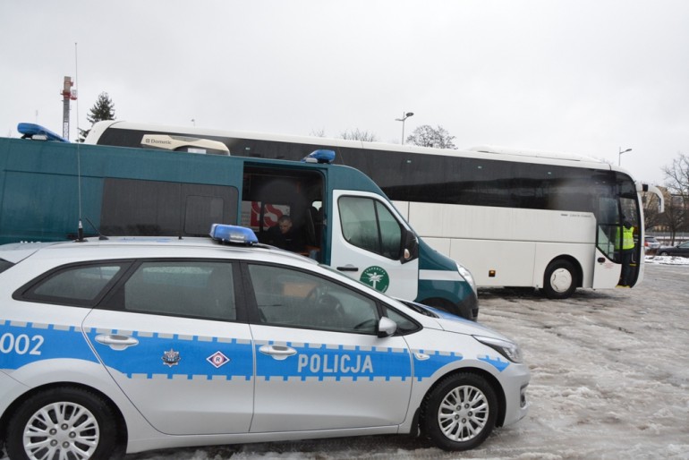 [BILANS]Policja kontroluje autokary