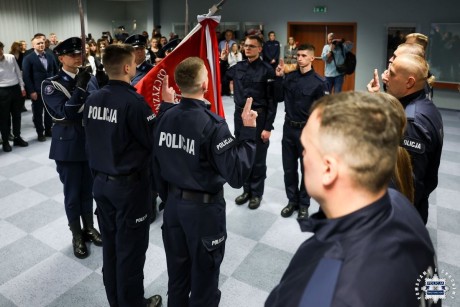 23 nowych policjantów w garnizonie świętokrzyskim