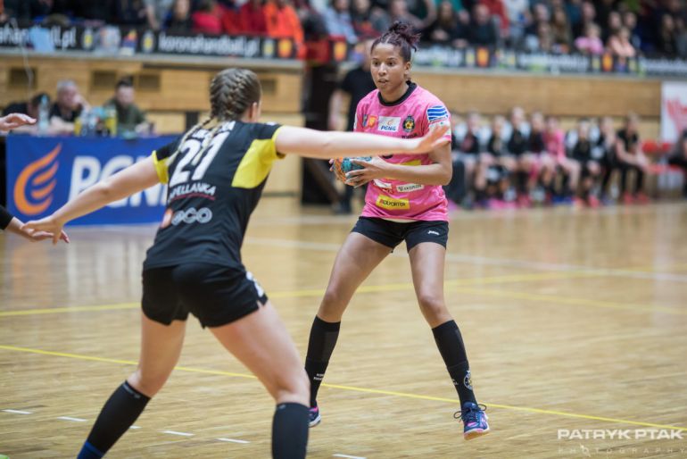 Oficjalnie: Dos Santos i Radzikowska po sezonie odejdą z Korony Handball