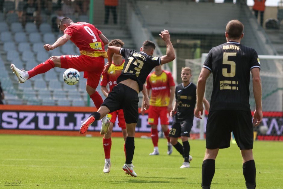 Kredyt pod piar? Podzielone zdania radnych w sprawie Korony