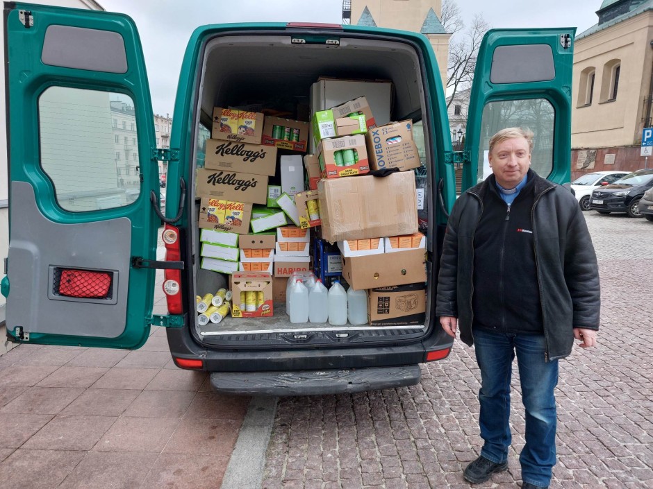 Pomoc Caritas trafi na Ukrainę. Po dary przyjechał kapłan z Ukrainy