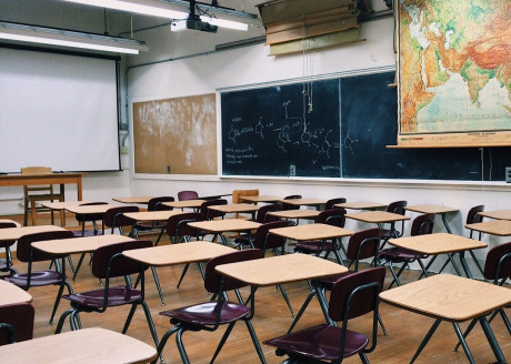 Jest decyzja rządu w sprawie powrotu do szkoły, matur i egzaminów ósmoklasistów