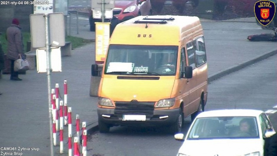 Busy blokują zatoki autobusowe. Będą mandaty